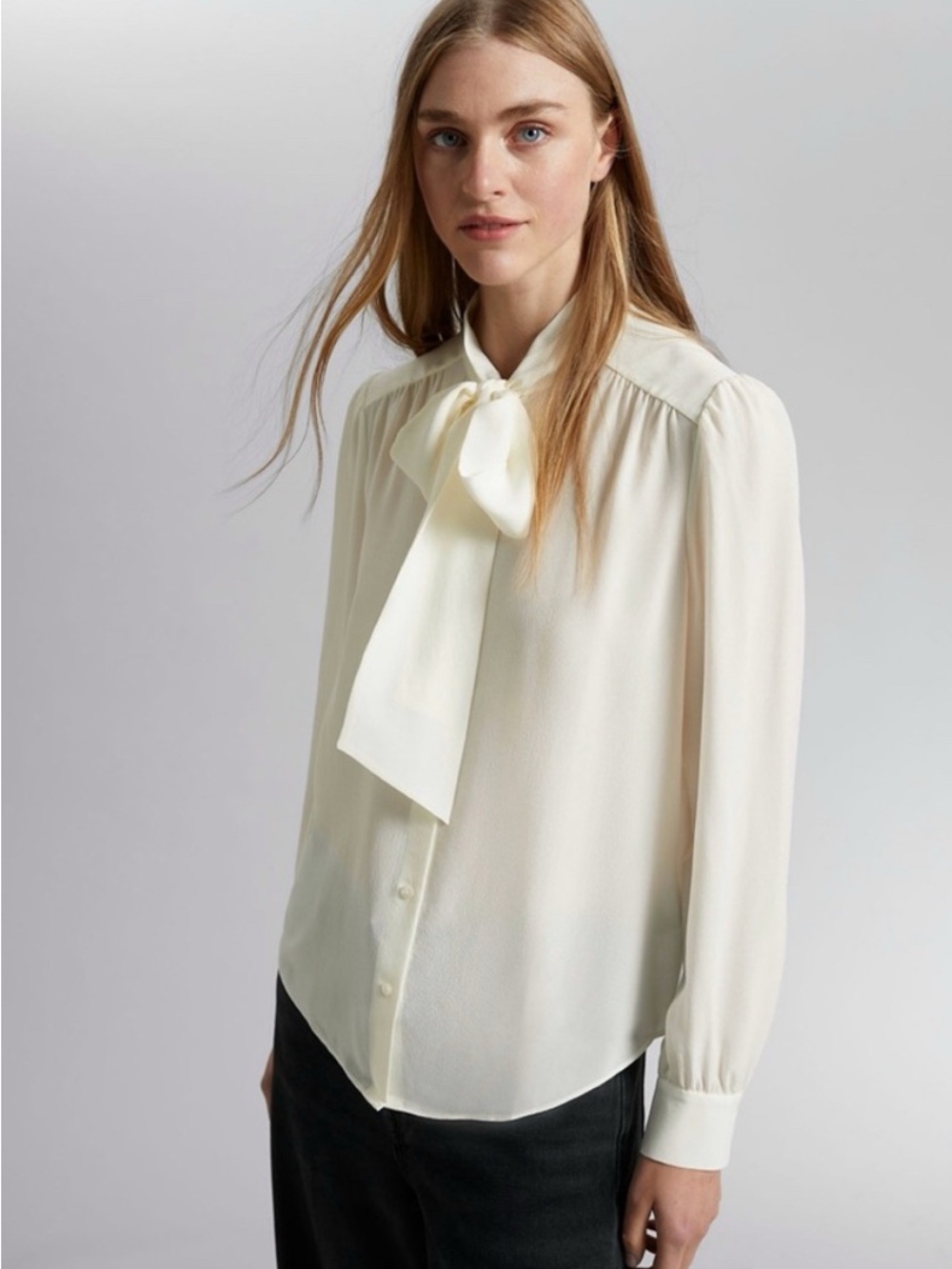 & Other Stories Cream 100% Silk Bow Tie Button Down Blouse Size 10 Anthropologie